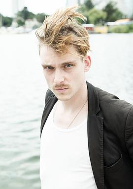 丹尼尔·施特雷塞尔 Daniel Sträßer